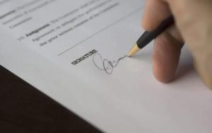 What to Write on Signature Day in College